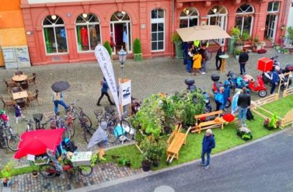 Kreativität erblüht: PARK(ing) Day Mainz 2023 (Foto: Foto: ParkingDay Mainz - Nathalie Zimmermann)